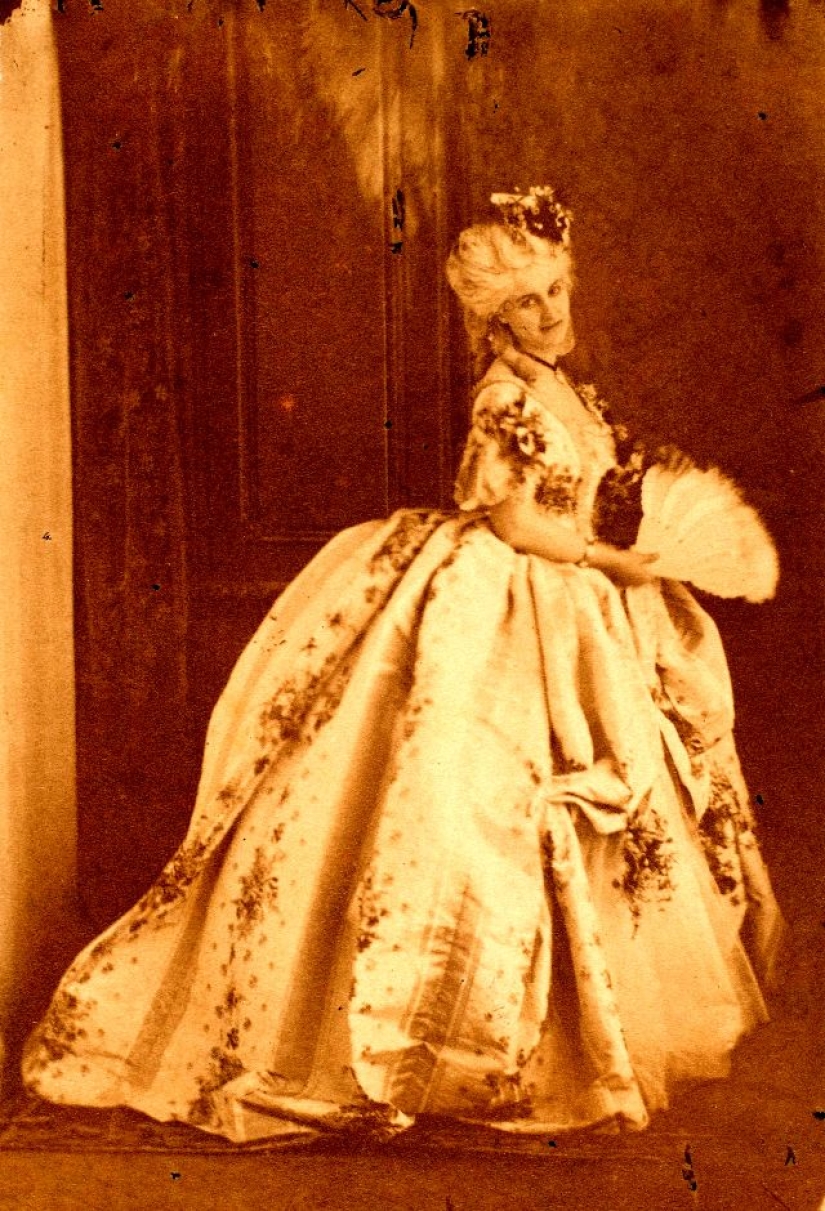 Virginia Oldoini-Condesa, amante del emperador y la primera modelo del siglo XIX Virginia Oldoini-Condesa, amante del emperador y la primera modelo del siglo XIX