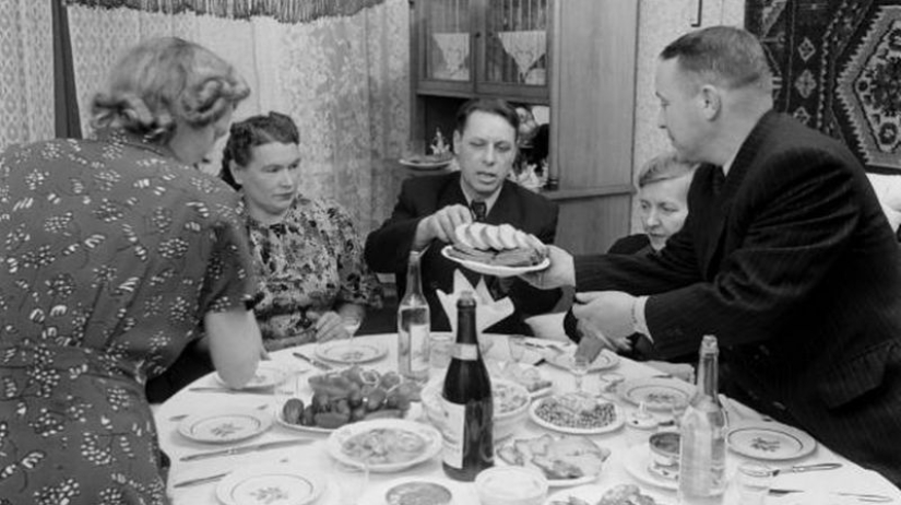 Visiting a Soviet family: a report by an American photojournalist