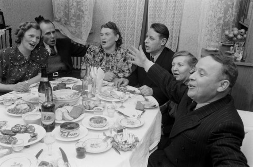 Visiting a Soviet family: a report by an American photojournalist