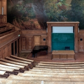 "Voltaire, did you stick gum on?": in what conditions do the Sorbonne cleaners work