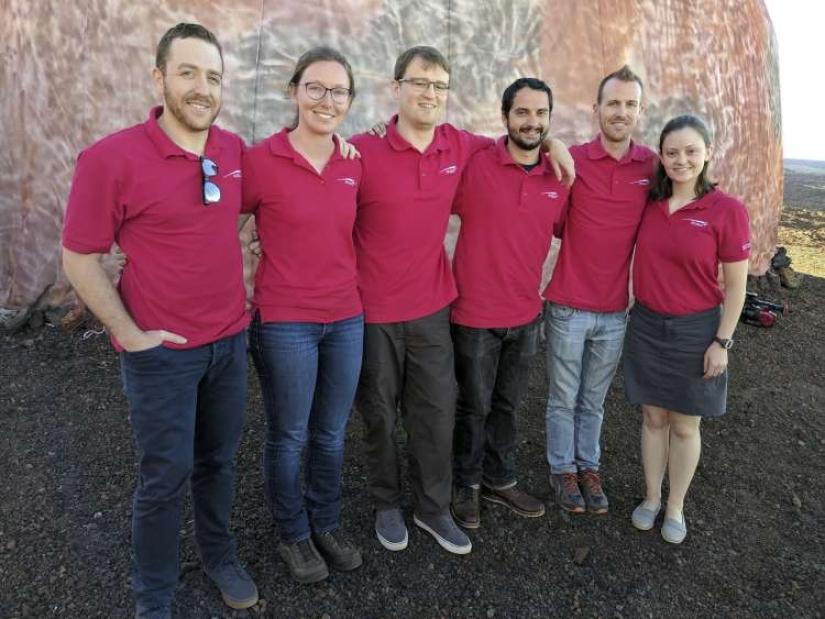 "Walking on grass without shoes and socks is really very interesting": NASA test subjects after 8 months under the dome "Walking on grass without shoes and socks is really very interesting": NASA test subjects after 8 months under the dome