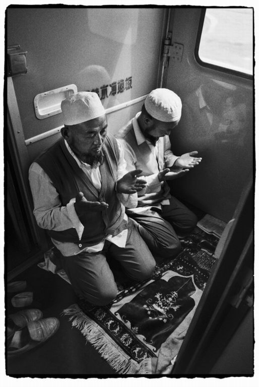 Wang Fuchun y su famosa serie de fotos "Los chinos en el tren" Wang Fuchun y su famosa serie de fotos "Los chinos en el tren"