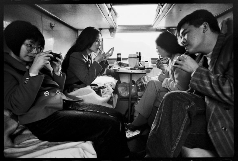 Wang Fuchun y su famosa serie de fotos "Los chinos en el tren" Wang Fuchun y su famosa serie de fotos "Los chinos en el tren"