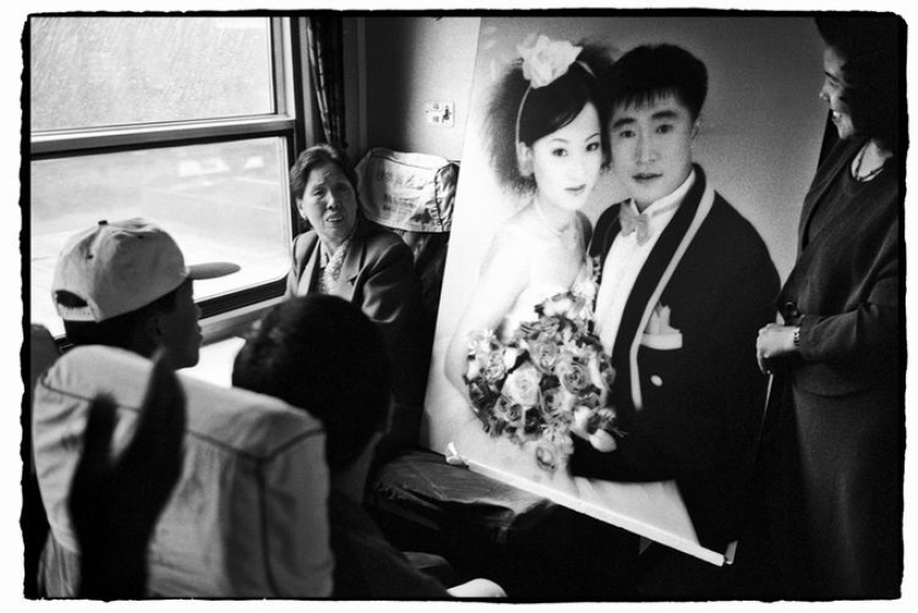 Wang Fuchun y su famosa serie de fotos "Los chinos en el tren" Wang Fuchun y su famosa serie de fotos "Los chinos en el tren"