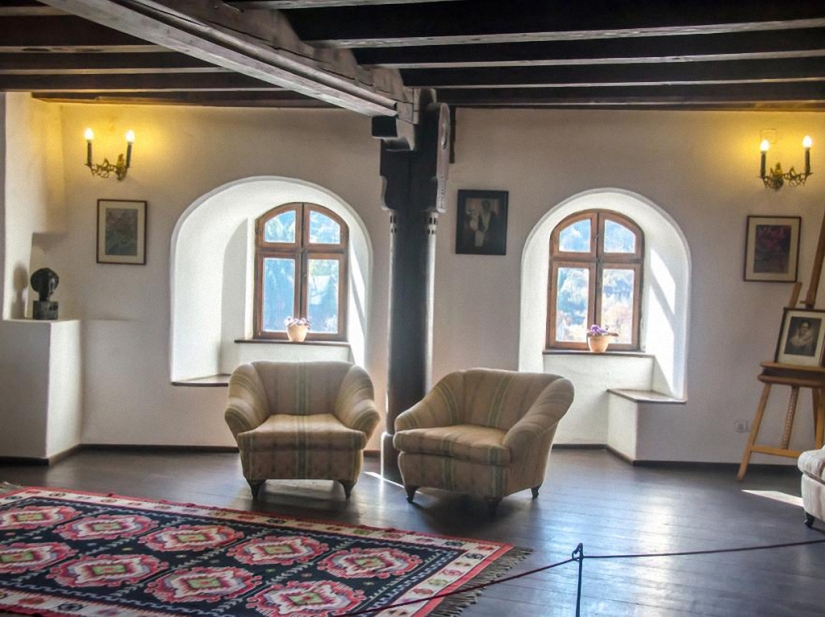 Want to feel like Dracula? - buy his castle! Want to feel like Dracula? - buy his castle!