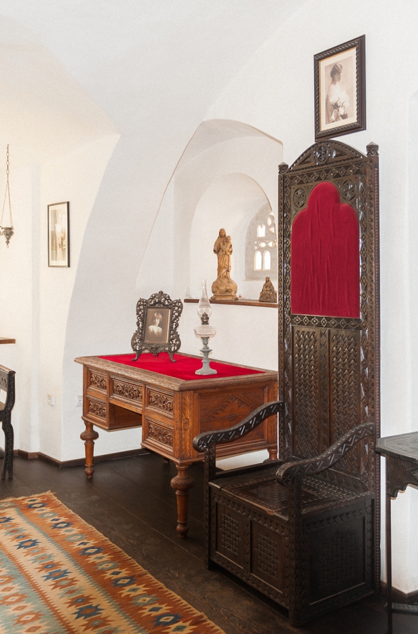 Want to feel like Dracula? - buy his castle! Want to feel like Dracula? - buy his castle!
