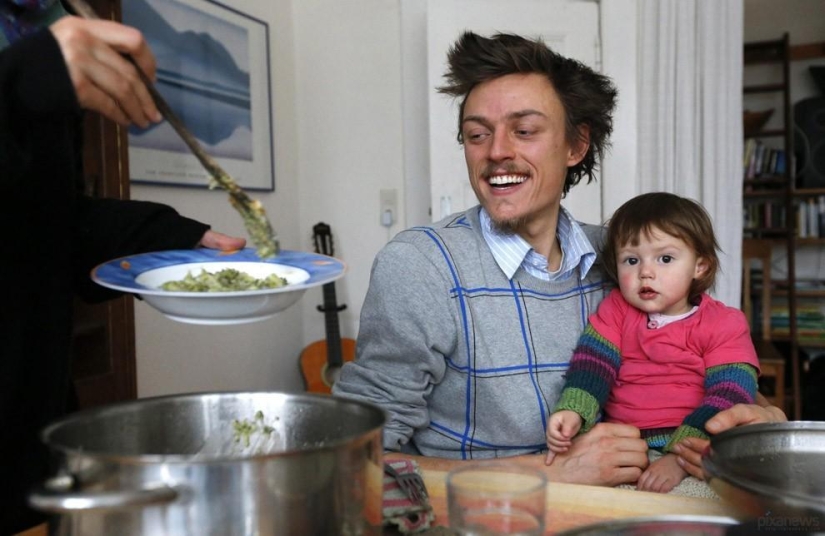 We feed from the garbage, and you? We feed from the garbage, and you?