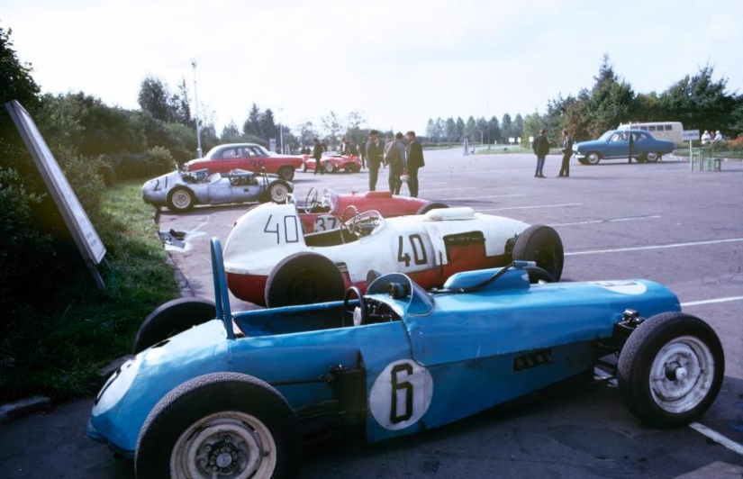 We give over the plan: Soviet youth of the 60s We give over the plan: Soviet youth of the 60s