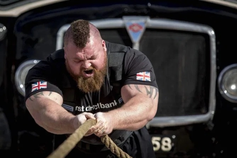 Weak point: the strongest man on the planet almost died after dropping weights on the innermost