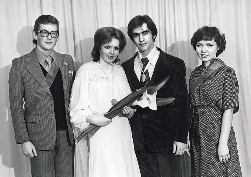 Wedding photos of Soviet rock musicians