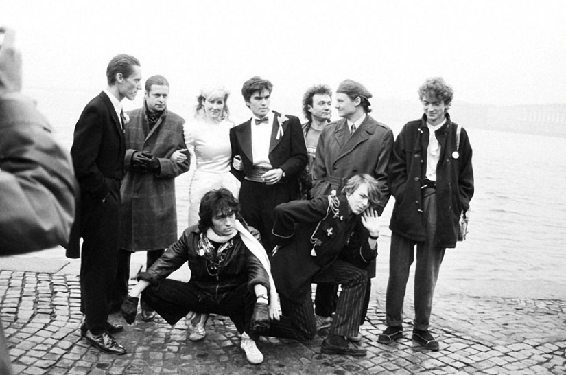 Wedding photos of Soviet rock musicians