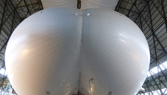 Well-forgotten old: Spaniards replace airliners with airships