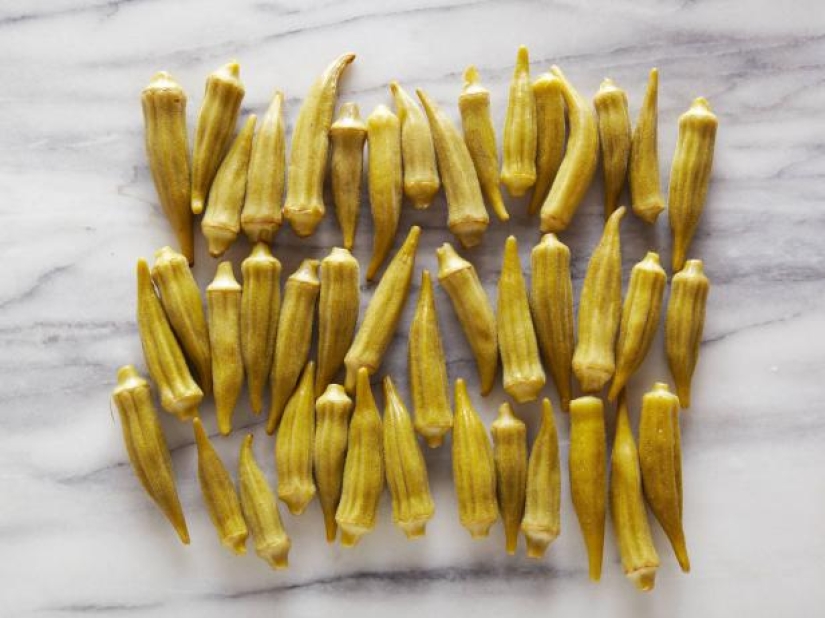 What 100 calories in portions of healthy and healthy food look like What 100 calories in portions of healthy and healthy food look like