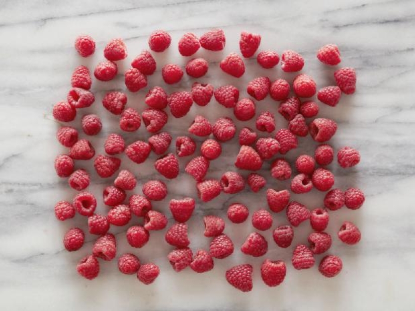 What 100 calories in portions of healthy and healthy food look like What 100 calories in portions of healthy and healthy food look like