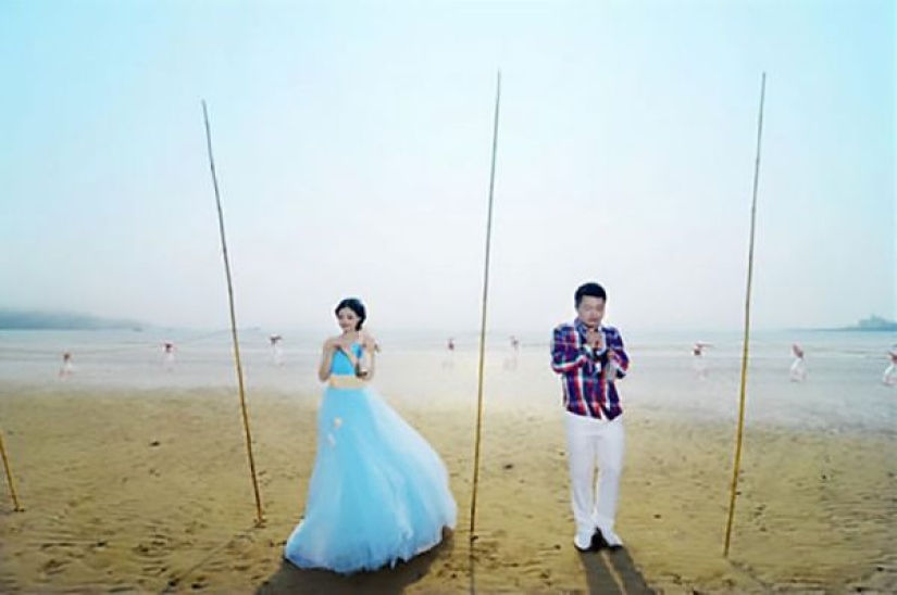 What a twist! After five years of marriage, the husband saw himself in a childhood picture of his wife