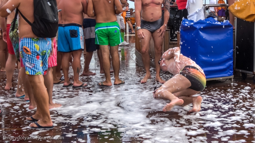 What can an ordinary person do on a cruise ship?