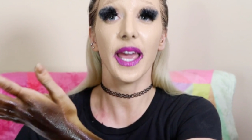 What do a hundred layers of lipstick, foundation and false eyelashes look like on one girl What do a hundred layers of lipstick, foundation and false eyelashes look like on one girl