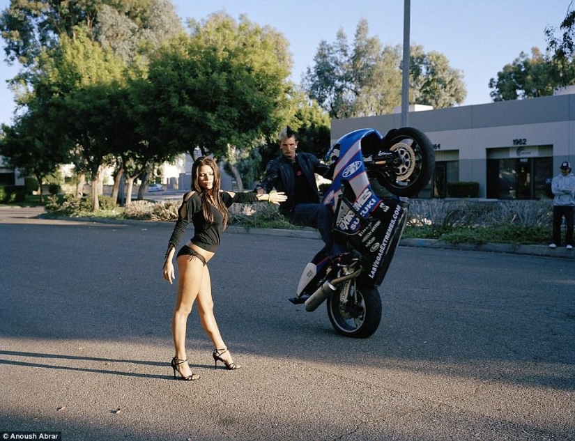 What do the girls who came to work in Hollywood look like