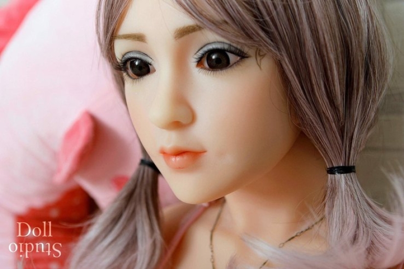 What do the most realistic dolls and robots for sex know and look like