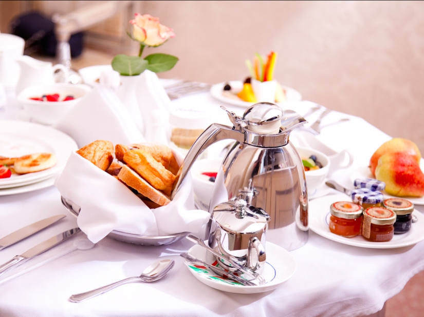 What do these guests allow themselves? Revelations of a 5-star hotel maid