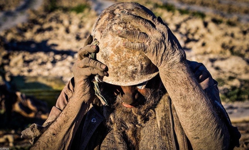 What does a person who has not washed for 60 years look like What does a person who has not washed for 60 years look like