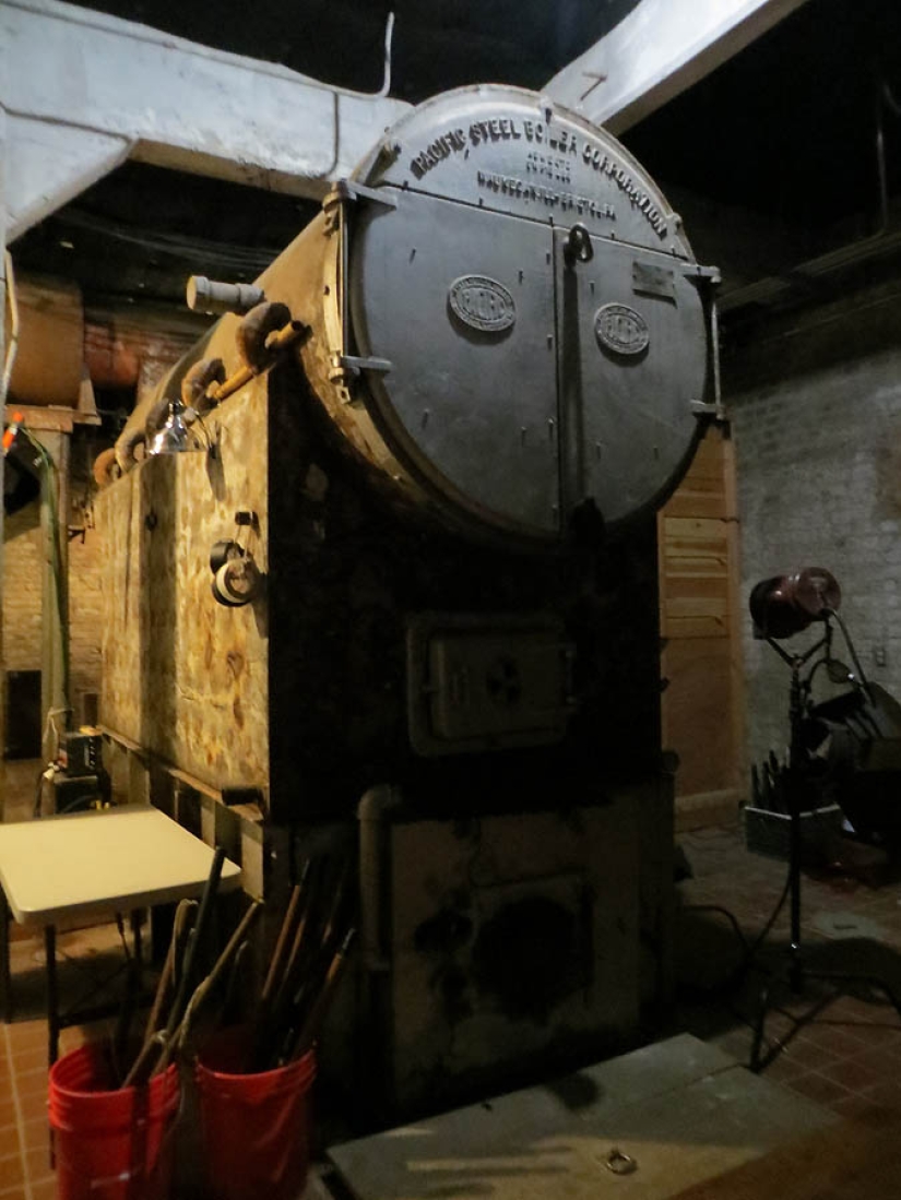 What does a porn studio look like from the inside What does a porn studio look like from the inside