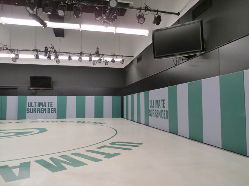 What does a porn studio look like from the inside What does a porn studio look like from the inside