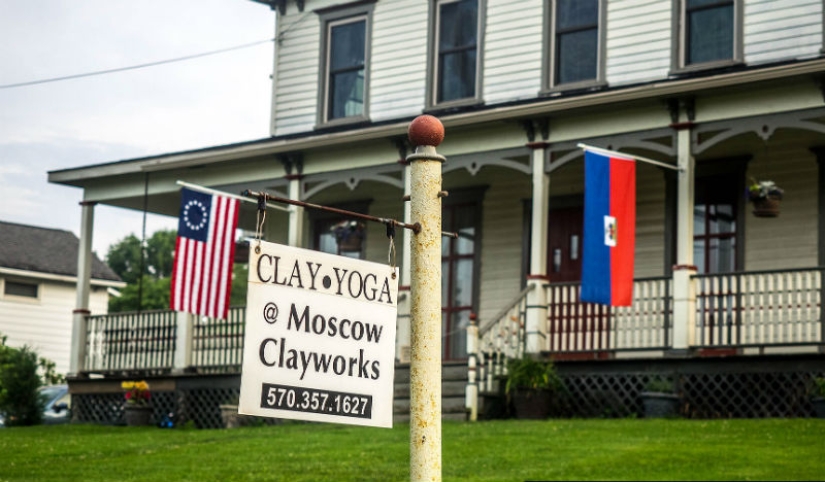 What does American Moscow look like What does American Moscow look like