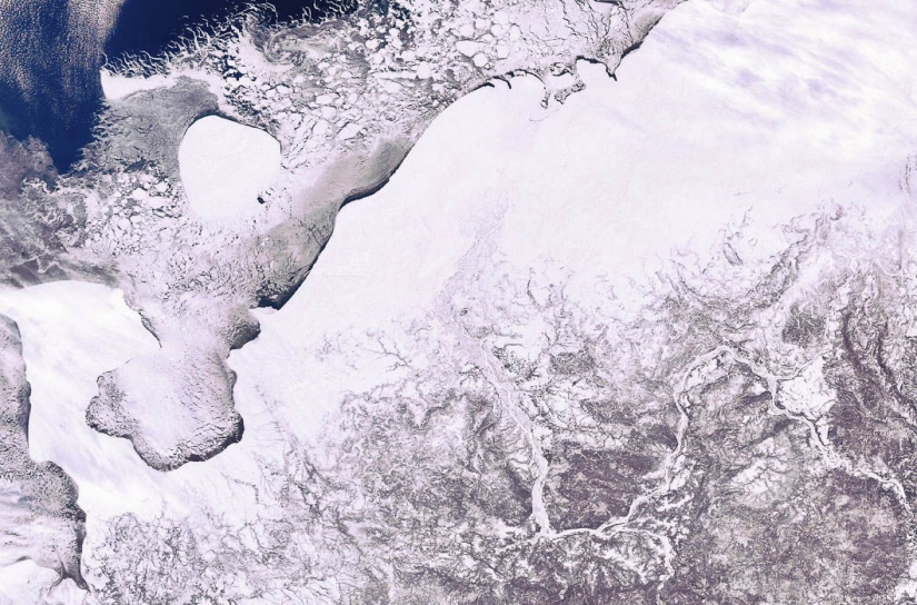 What does Russia look like from space?