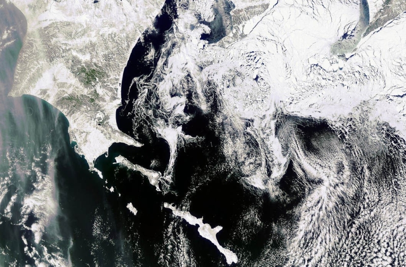 What does Russia look like from space?
