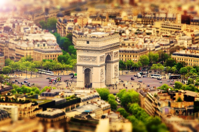 What famous cities look like in tilt-shift photos