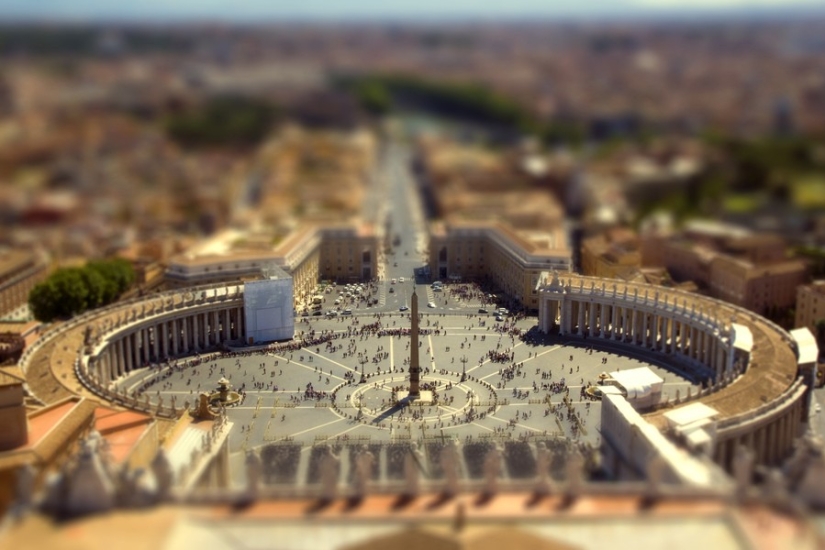 What famous cities look like in tilt-shift photos