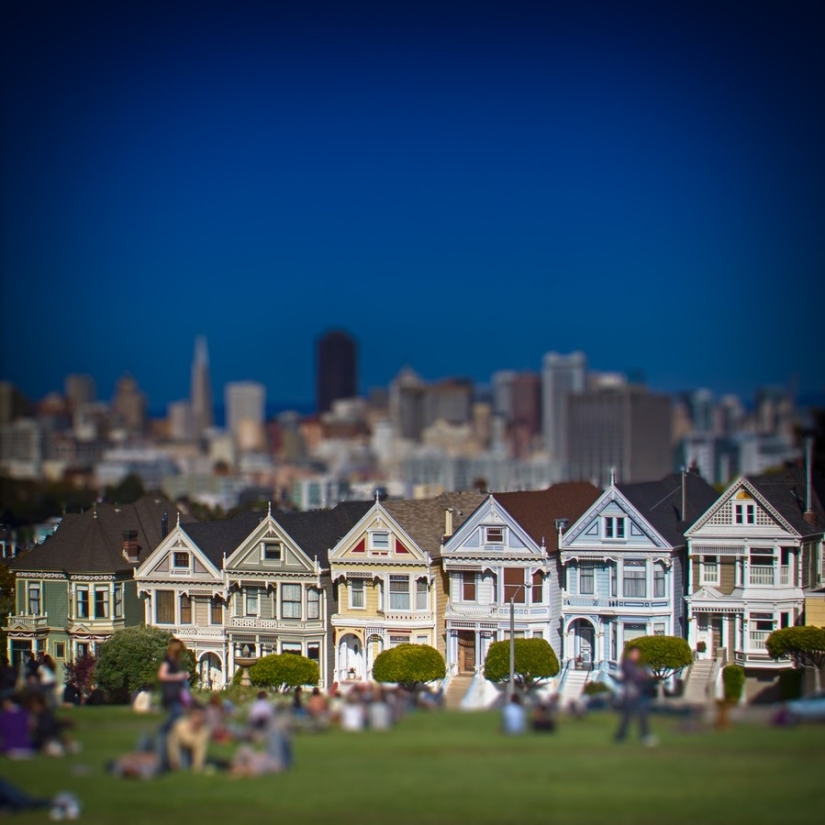 What famous cities look like in tilt-shift photos