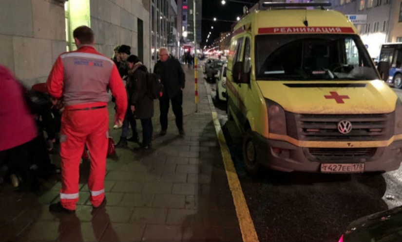 "What is the Russian ambulance doing here?": Russian resuscitators rescued a man on the streets of Stockholm "What is the Russian ambulance doing here?": Russian resuscitators rescued a man on the streets of Stockholm