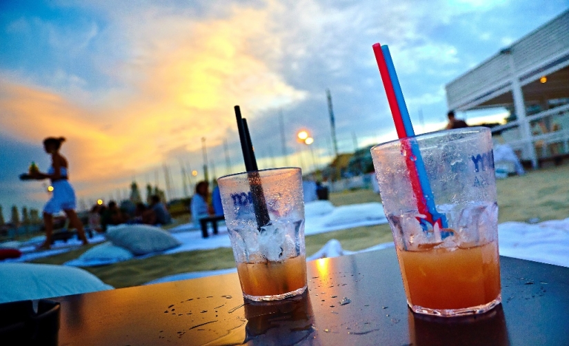 What makes us happy? What makes us happy?