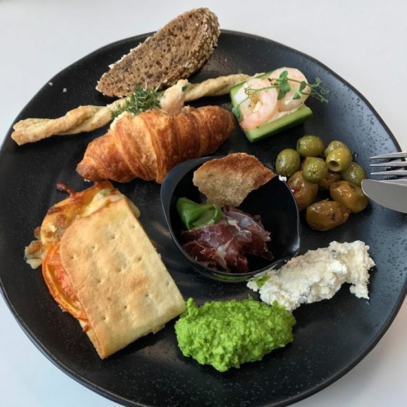 What people in different professions eat for lunch around the world