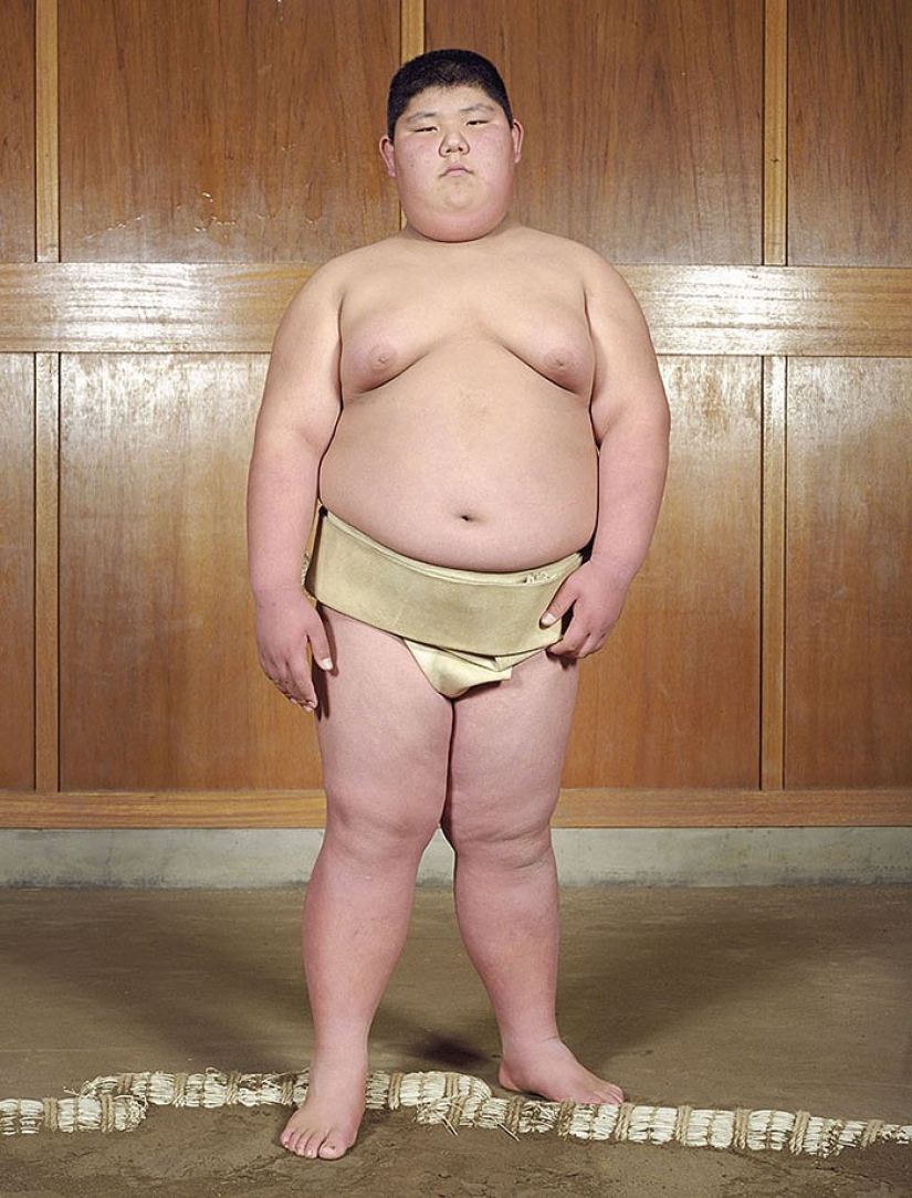 What sumo wrestlers look like in childhood and youth