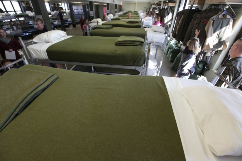 What the barracks look like, where the US Marines live and train