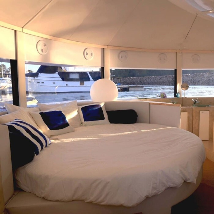 What the French eco-hotel Anthenea looks like with floating capsules