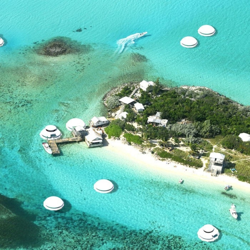 What the French eco-hotel Anthenea looks like with floating capsules