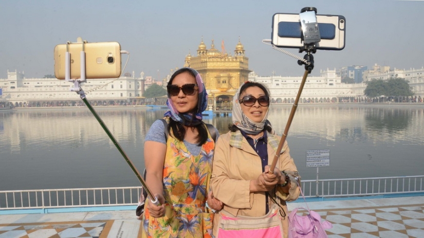 Which countries do the most terrible tourists come from