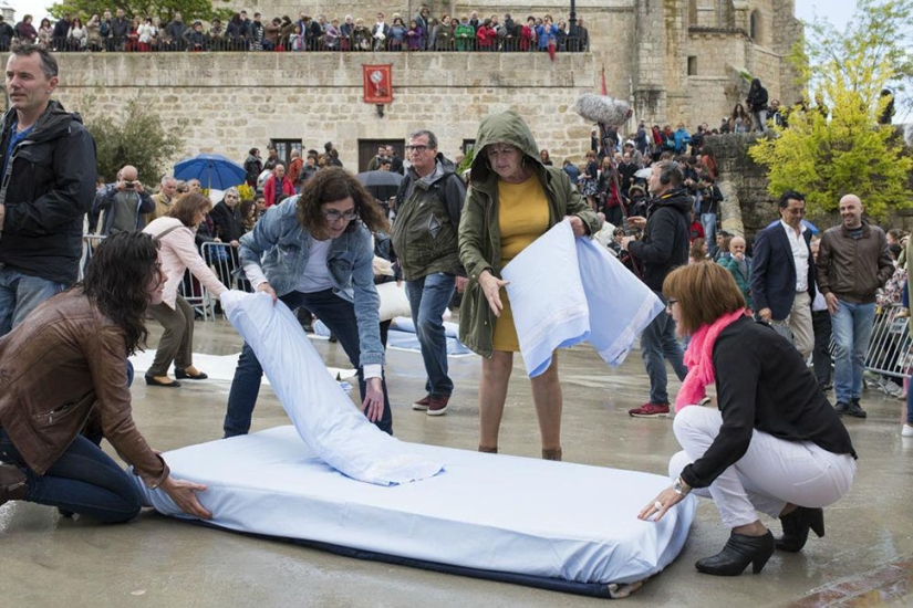 Why do Spaniards dress up as demons and jump over babies Why do Spaniards dress up as demons and jump over babies