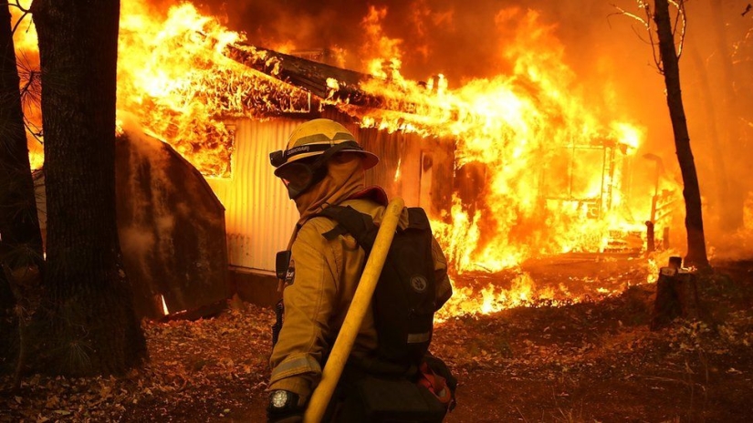Wildfires in California: the city of Paradise burned down, Malibu evacuated