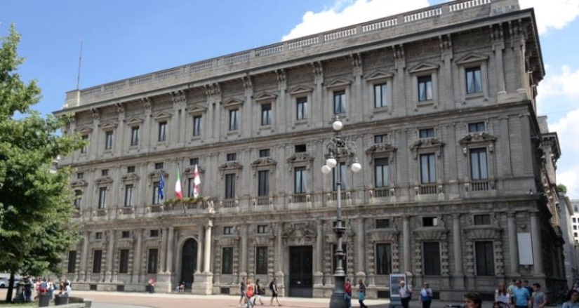 Winged vandal: how a Milanese pigeon marked an ancient masterpiece for 4 thousand euros
