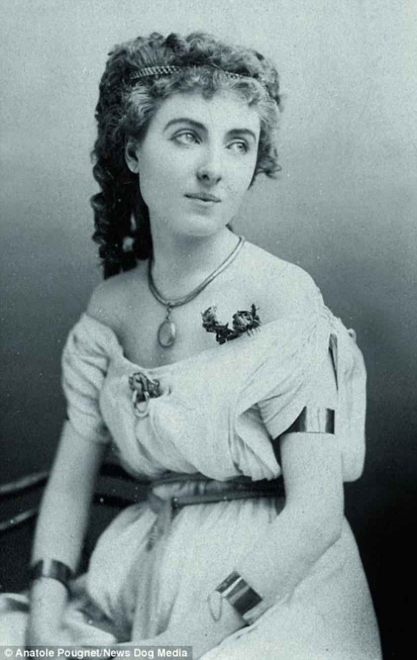 Women who ruled Paris from bed: a scandalous catalog with Parisian courtesans of the XIX century