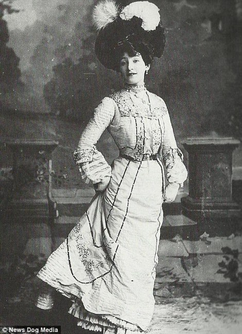 Women who ruled Paris from bed: a scandalous catalog with Parisian courtesans of the XIX century