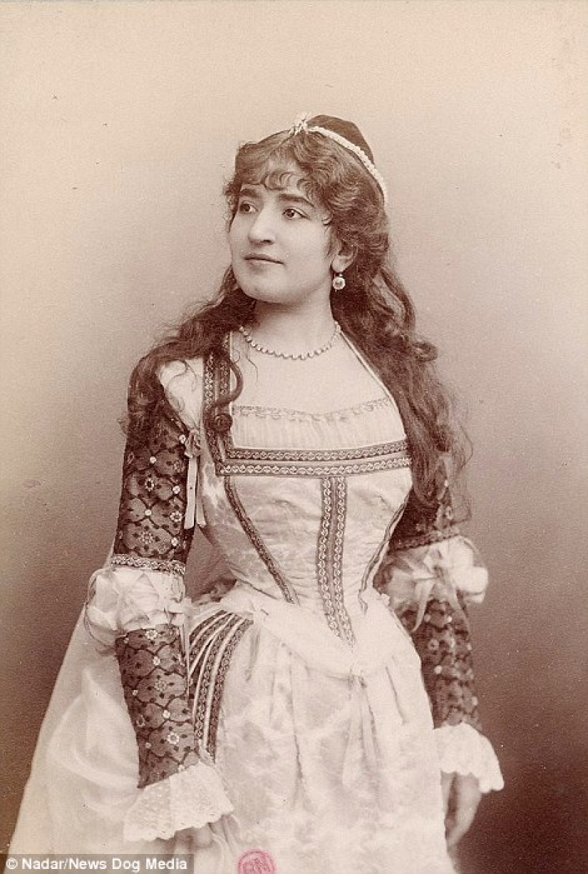 Women who ruled Paris from bed: a scandalous catalog with Parisian courtesans of the XIX century