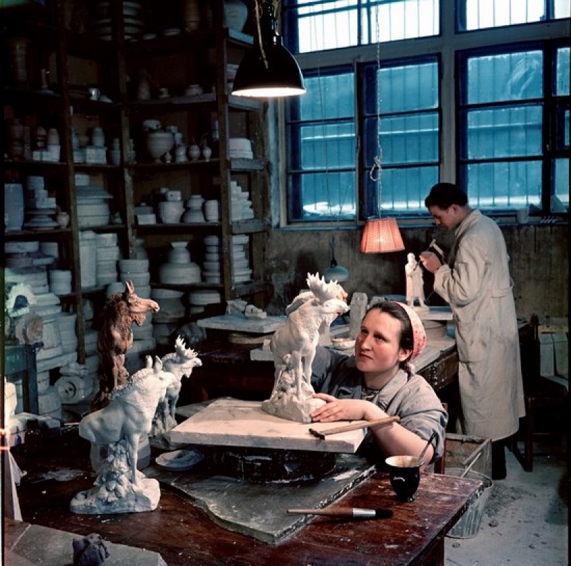 Working life: unknown color photos of everyday life in the USSR 1950s