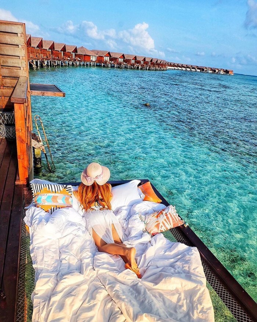 Would you like to sleep over the ocean under the stars? Then you go to the Maldives!