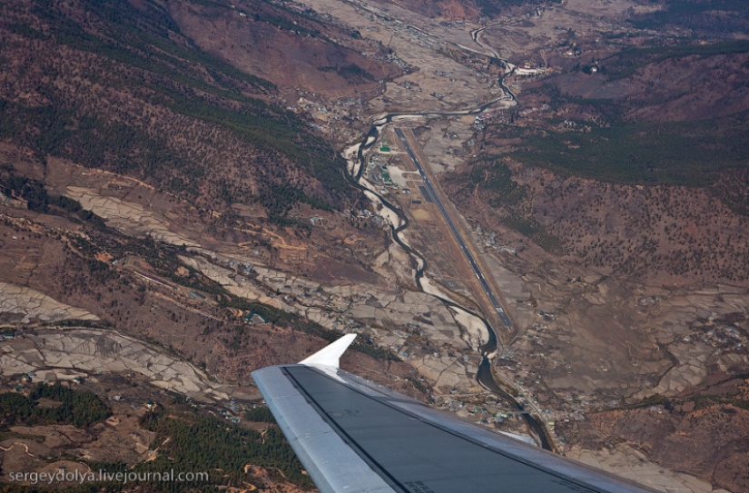 "You can shit yourself from feelings": the most dangerous airport in the world, when landing in which there is no right to make a mistake